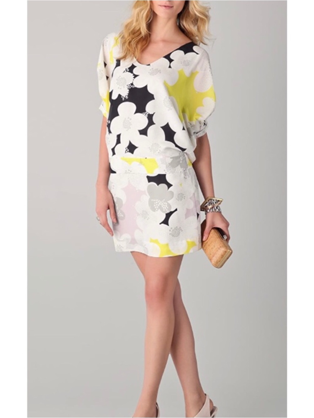 Diane Von Furstenberg Size 6 Silk Edna Mini Dress Floral Print Designer Dolman